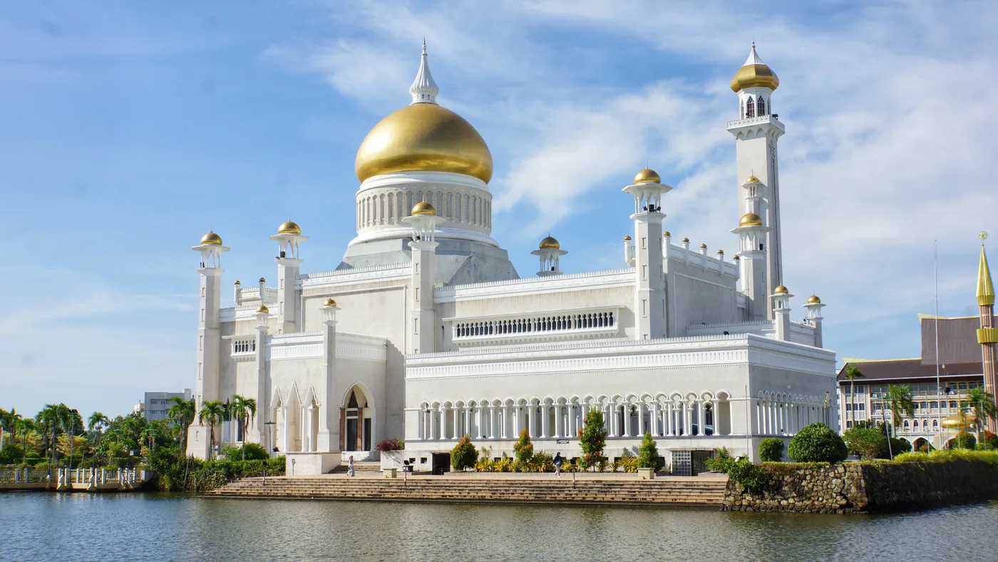 Bandar Seri Begawan Sultan Omar Ali Saifuddien Mosque front view